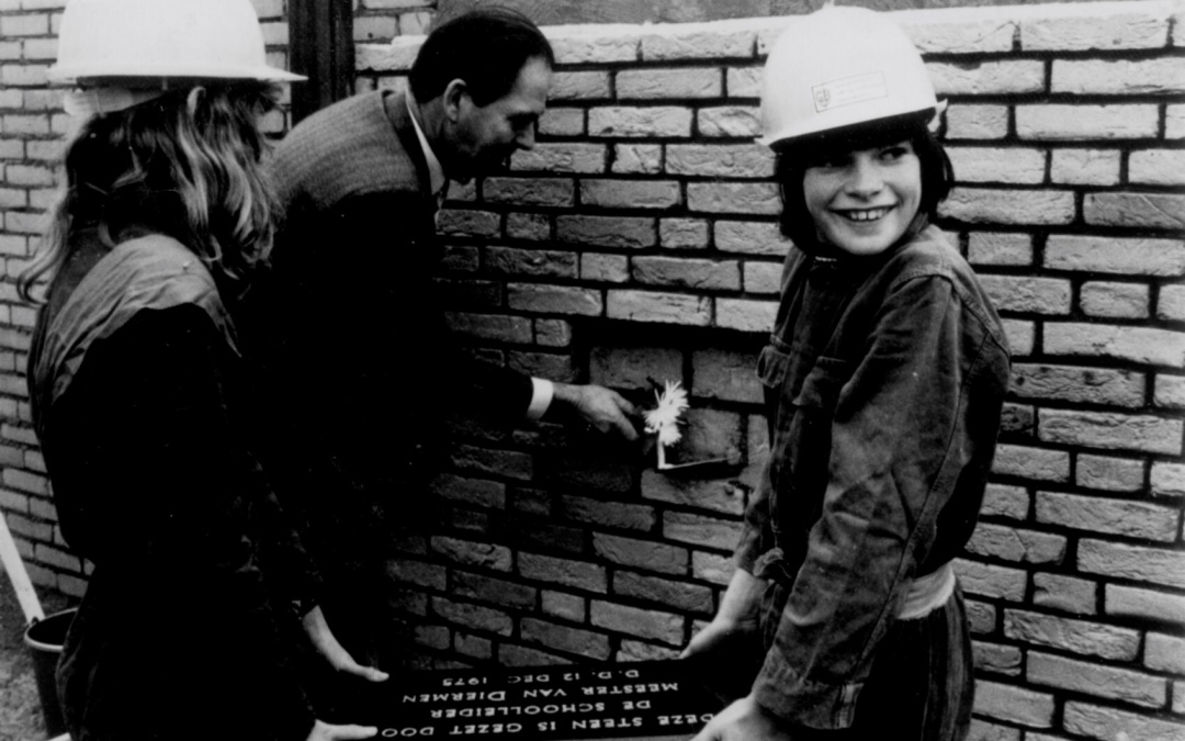 Eerste steen Julianaschool