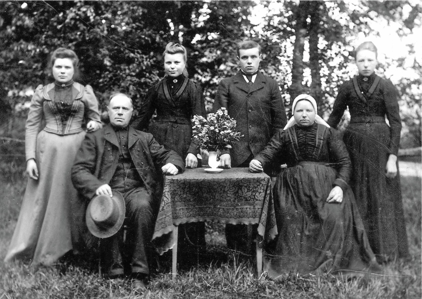 FIG 1 Familie Storm de Gooier C