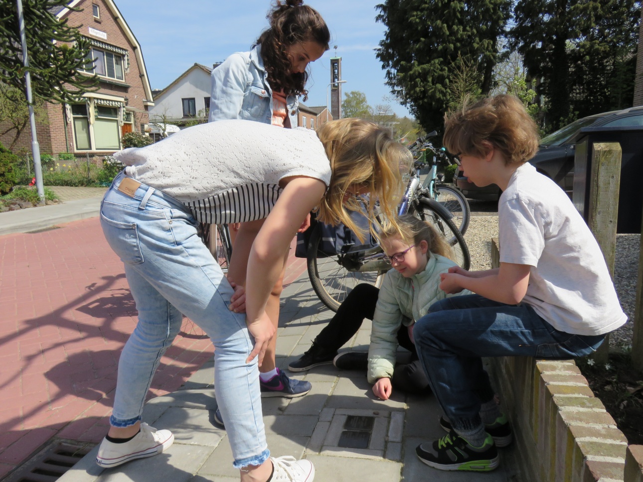 Scholenproject Stolpersteine op de radio